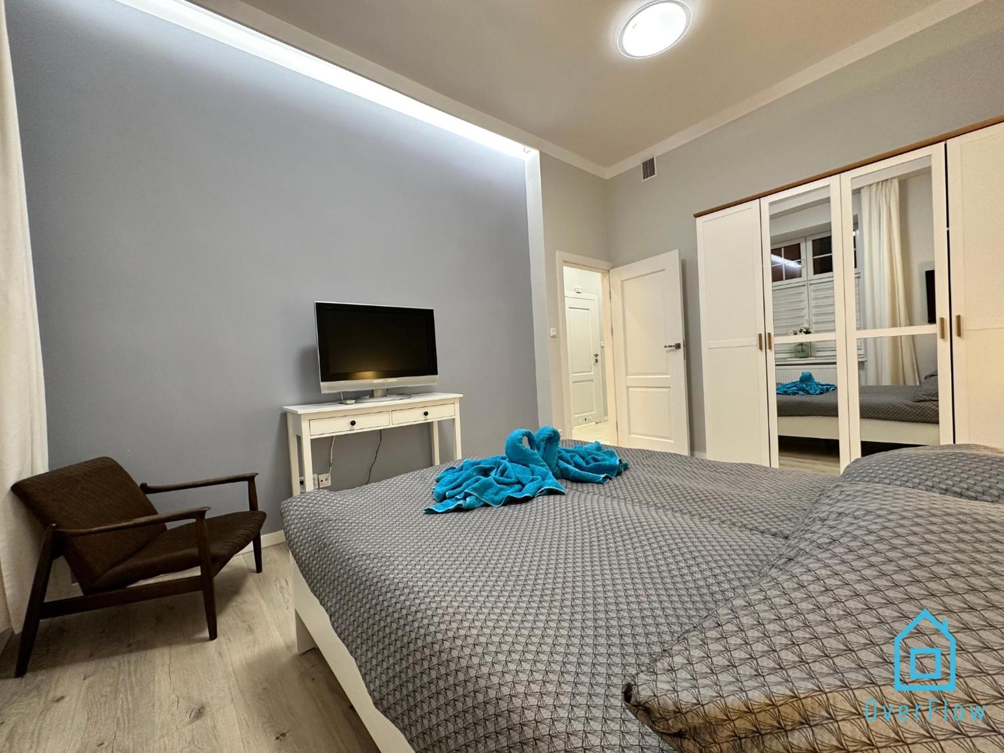Anchor Your Docking Point In The Heart Of Apartment